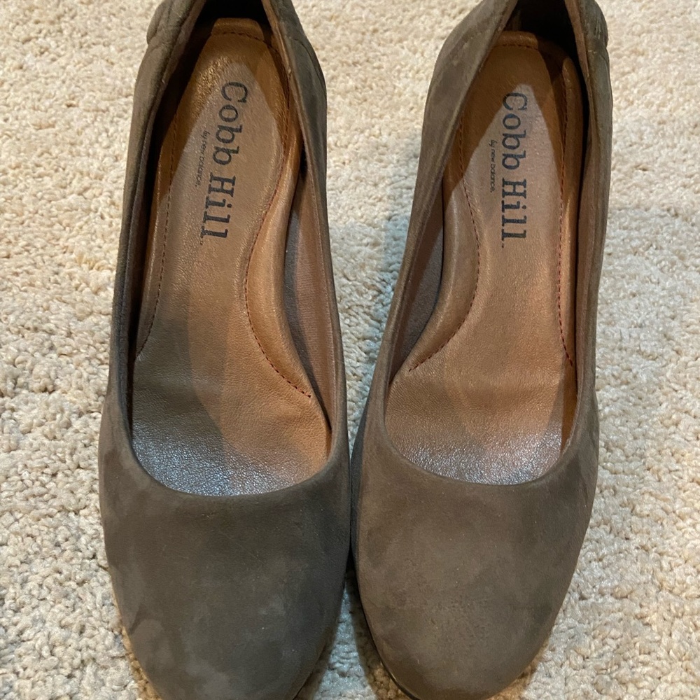 Ladies pump heels